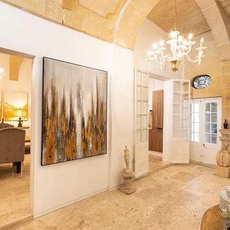 Palazzo 16th Century Mdina, Opposite St Paul's Cathedral By 360 Estates