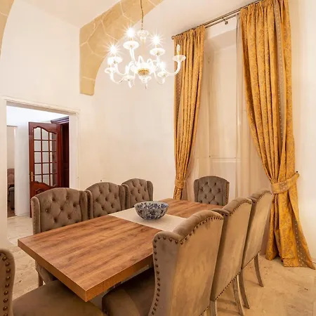 Apartment Palazzo 16th Century Mdina, Opposite St Paul's Cathedral By 360 Estates *
