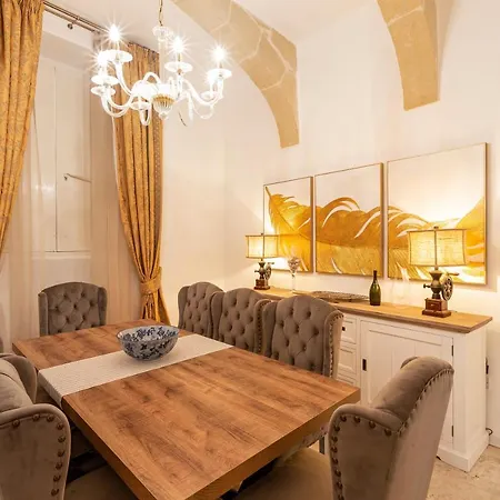 Palazzo 16th Century Mdina, Opposite St Paul's Cathedral By 360 Estates