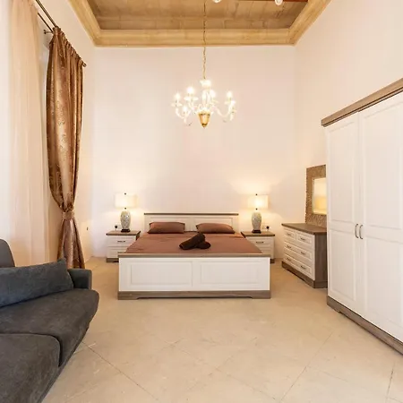 Palazzo 16th Century Mdina, Opposite St Paul's Cathedral By 360 Estates Apartment