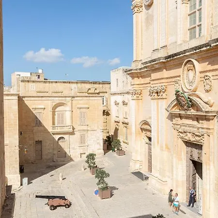 Palazzo 16th Century Mdina, Opposite St Paul's Cathedral By 360 Estates *