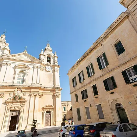 Apartment Palazzo 16th Century Mdina, Opposite St Paul's Cathedral By 360 Estates *