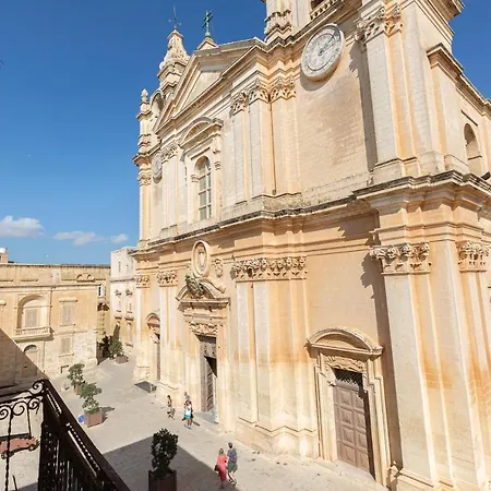 Palazzo 16th Century Mdina, Opposite St Paul's Cathedral By 360 Estates Apartment *